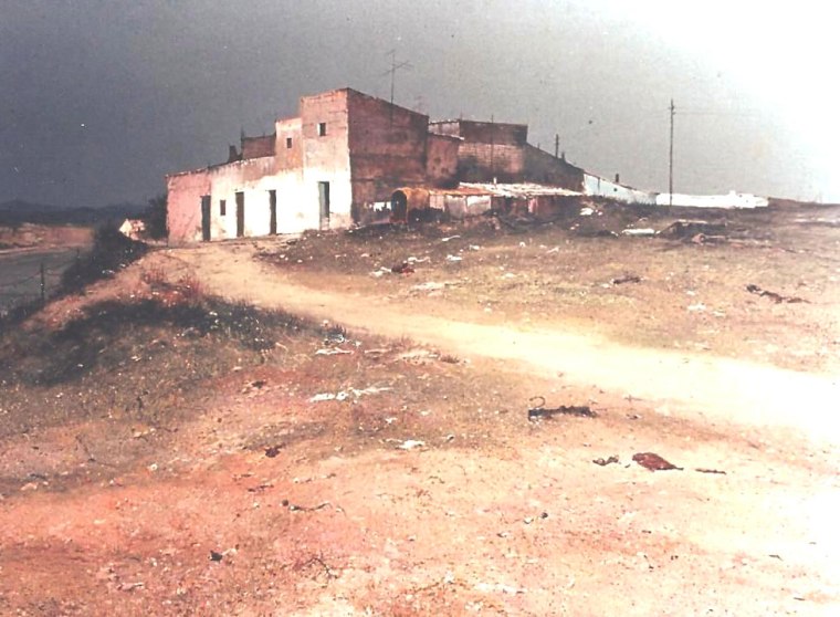 Chabolas de Paterna (Valencia)  Museo de León. Tamaño 100 x 81 cm. Año 1978 